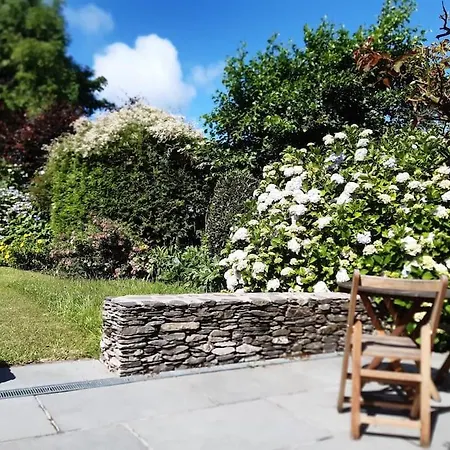 Cosy Near Lough Hyne Chalet