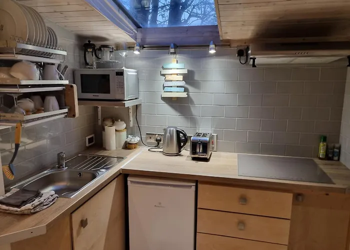 Cosy Near Lough Hyne * 斯奇博瑞恩